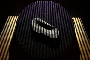 View of how the kréddle foam impressions are 3D scanned using projected light and shadow.