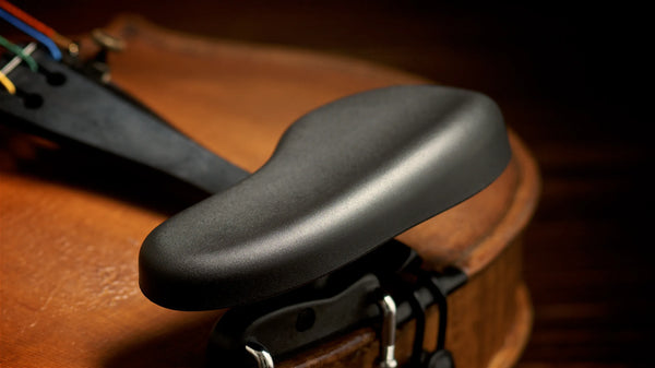 Rounded interchangeable chin plate. 