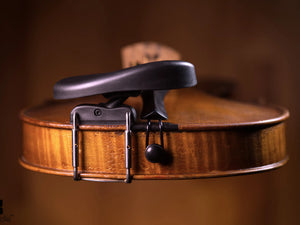 Showing side mount classic kréddle violin chin rest.