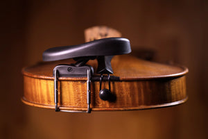 Kréddle classic violin side mount chin rest.